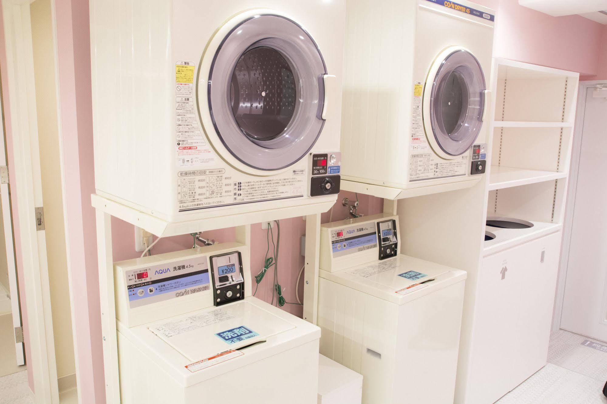 Capsulehotel Akihabara Bay 2*